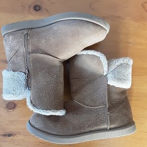 Girls brown fur lined slipper boots